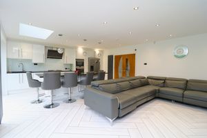 Photo 27- click for photo gallery